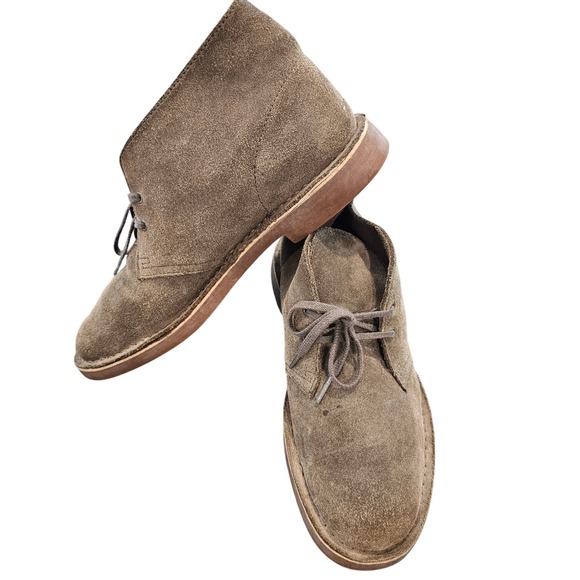 Clarks Mens Desert Boots olive Suede Lace Up Casual Ankle Chukka - Picture 1 of 6